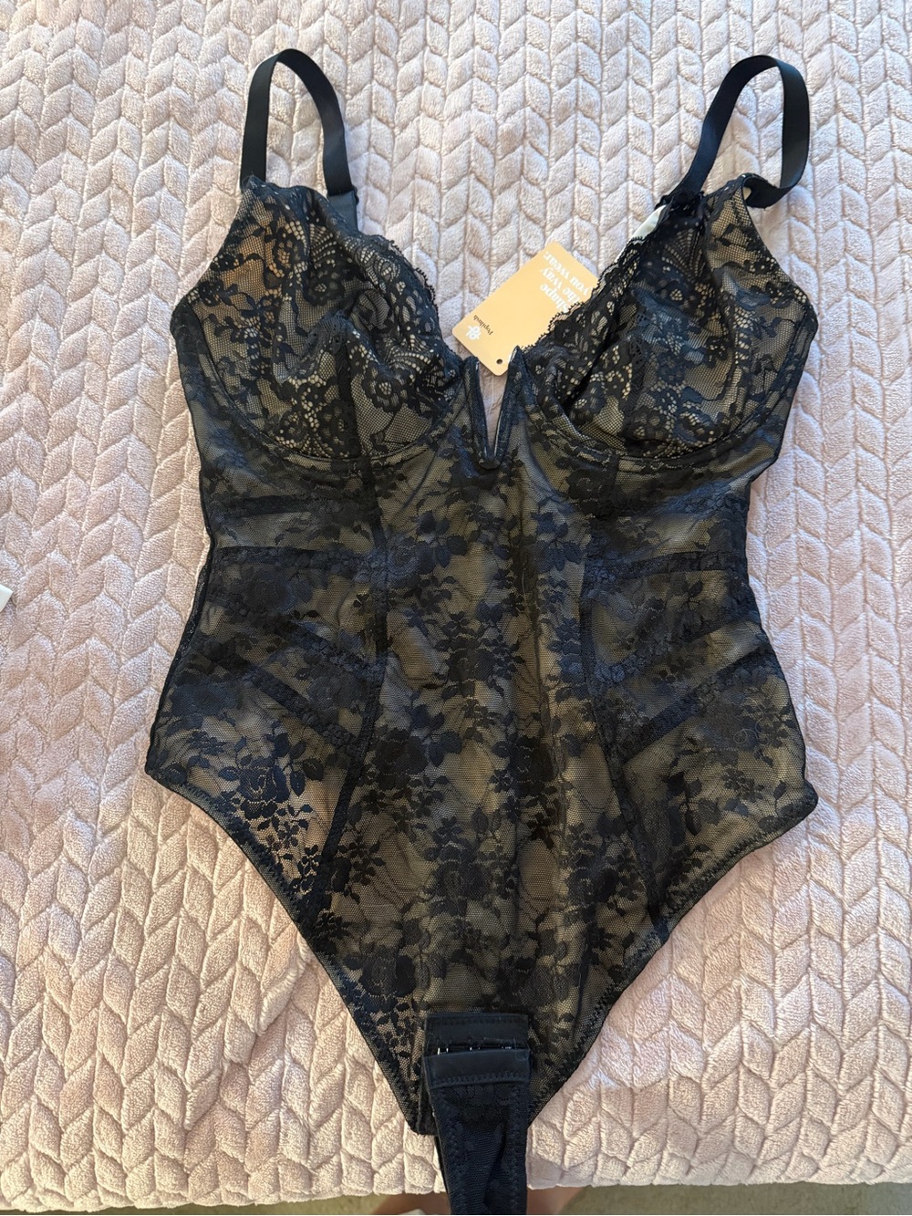 Scalloped Lace Bodysuit in Tan